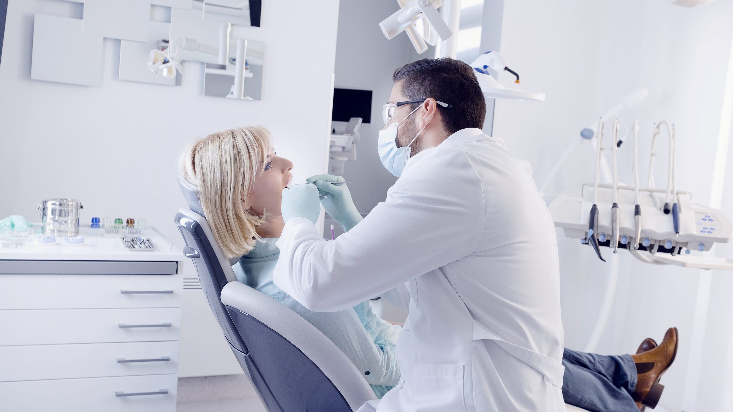 Dentist in Rosharon, TX